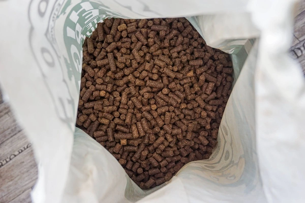 WOOOF Regular 18KG - Geperst Hondenvoer - Geperste Hondenbrokken - Droogvoer - 18KG - Image 4